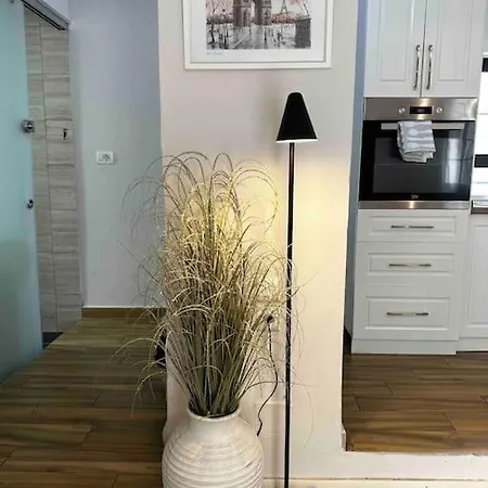 Location 3-floor With 6 Bedrooms *