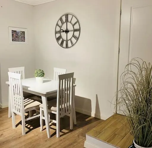 Location 3-floor With 6 Bedrooms Тирана