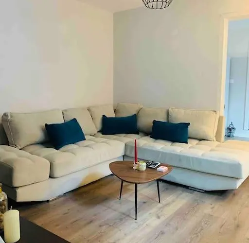 Вилла Location 3-floor With 6 Bedrooms