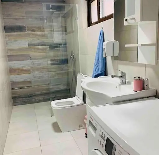 Location 3-floor With 6 Bedrooms *
