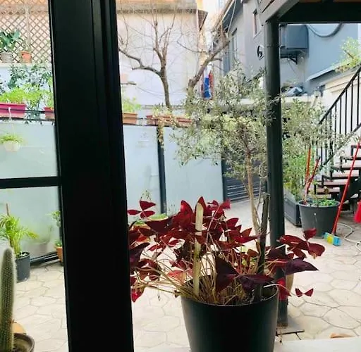 Location 3-floor With 6 Bedrooms Вилла Тирана