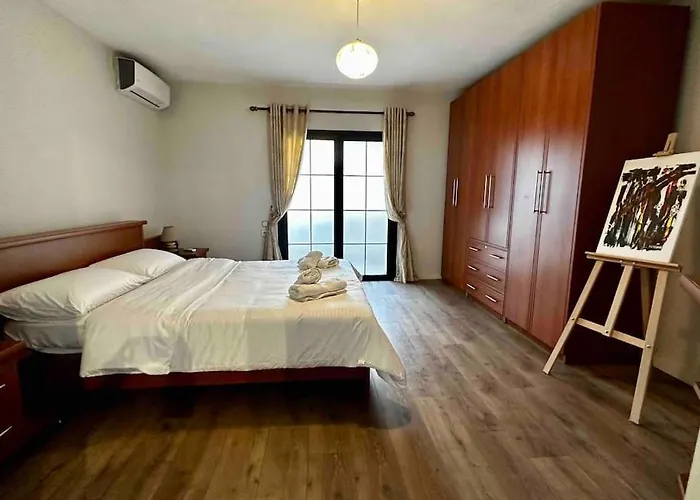 Location 3-floor With 6 Bedrooms Тирана