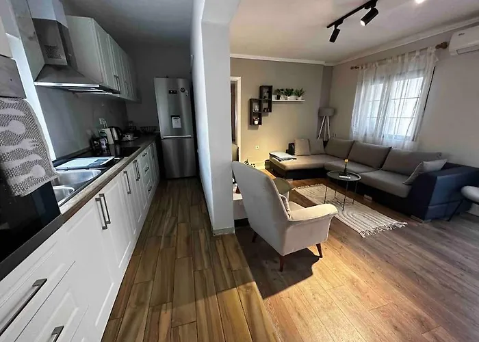 Location 3-floor With 6 Bedrooms Тирана