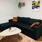 Location 3-floor With 6 Bedrooms 빌라