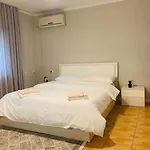 빌라 Location 3-floor With 6 Bedrooms *
