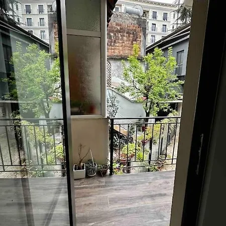 别墅 Location 3-floor With 6 Bedrooms *