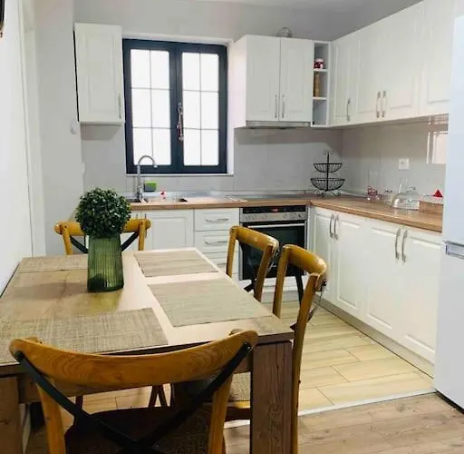 Вилла Location 3-floor With 6 Bedrooms