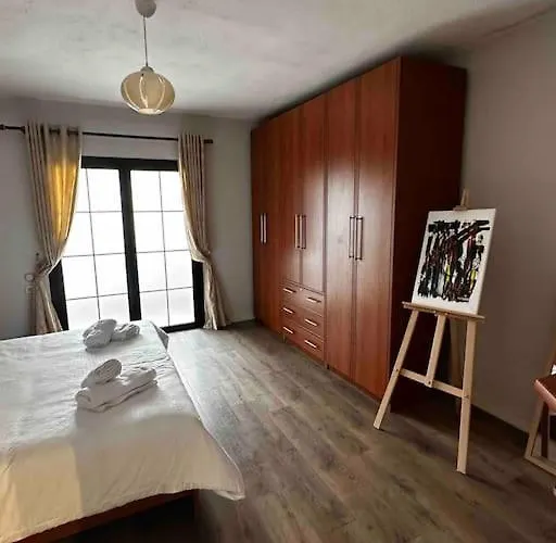 Location 3-floor With 6 Bedrooms *
