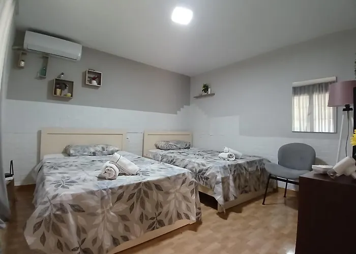 Location 3-floor With 6 Bedrooms * טיראנה